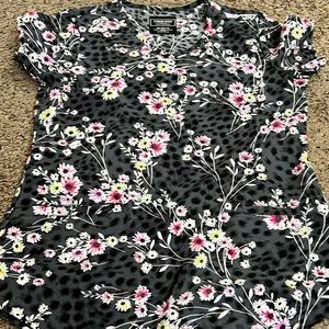 COPY - Cherokee xsmall scrub top